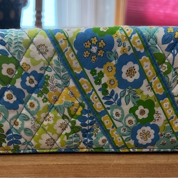 VERA BRADLEY English Meadow Wallet - Picture 5 of 7
